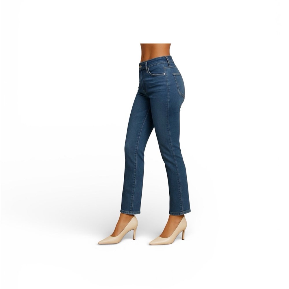 Simply Vera by Vera Wang mid rise slim straight.  Great condition.  Size 6